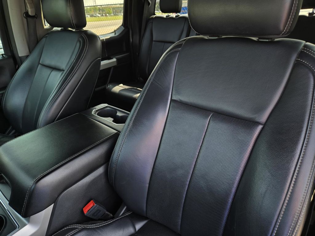 2020 Ford F-250 Lariat photo 26