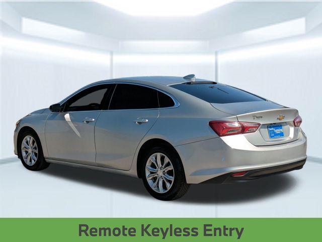 2021 Chevrolet Malibu photo 2