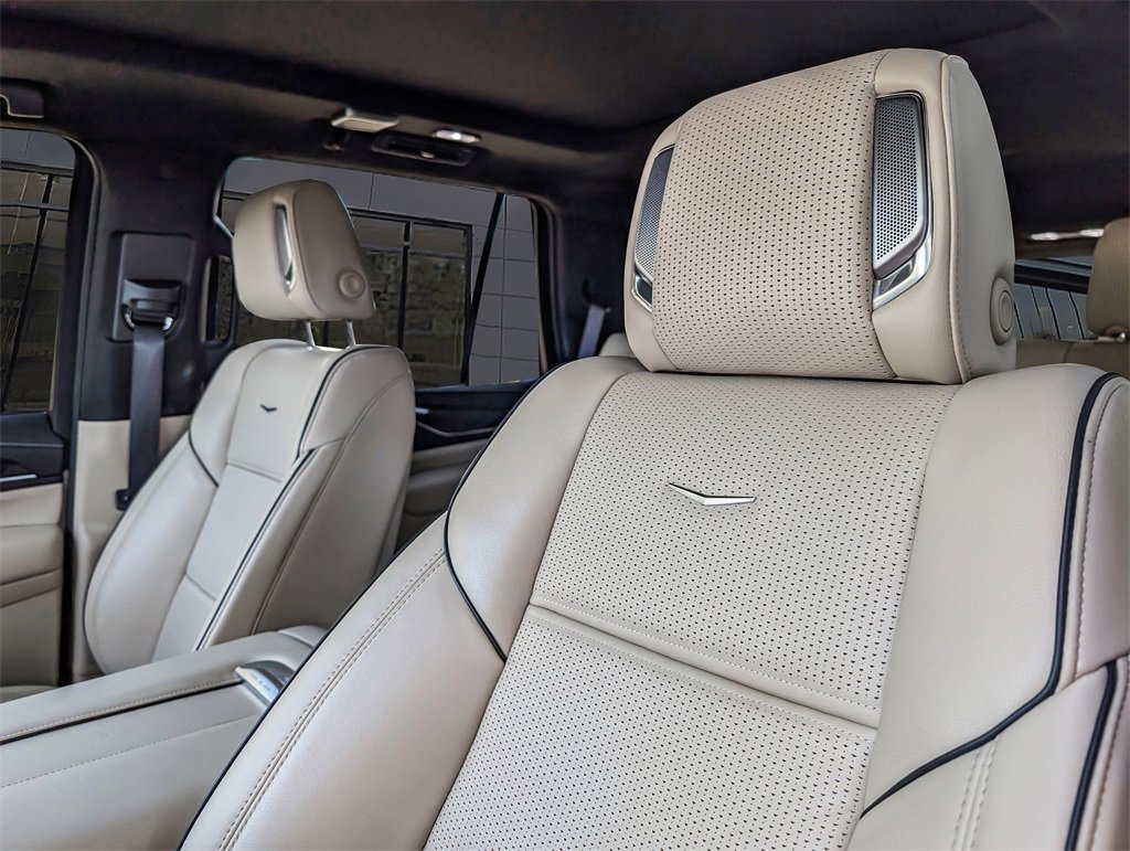 2023 Cadillac Escalade Premium Luxury photo 11