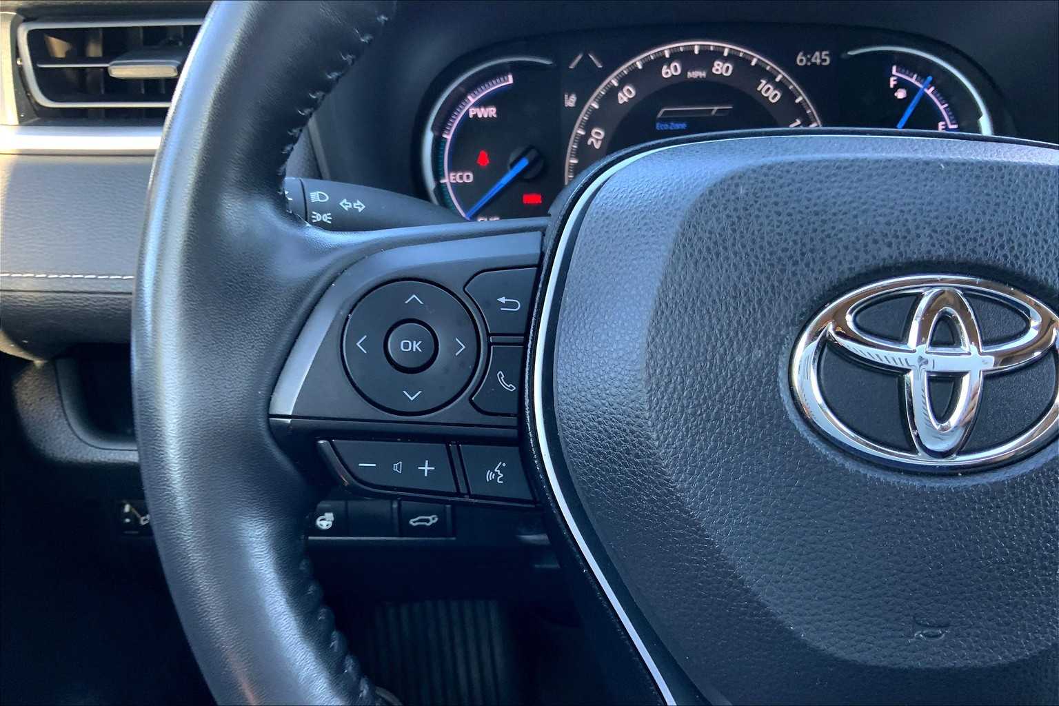 2023 Toyota RAV4 Hybrid XLE photo 20
