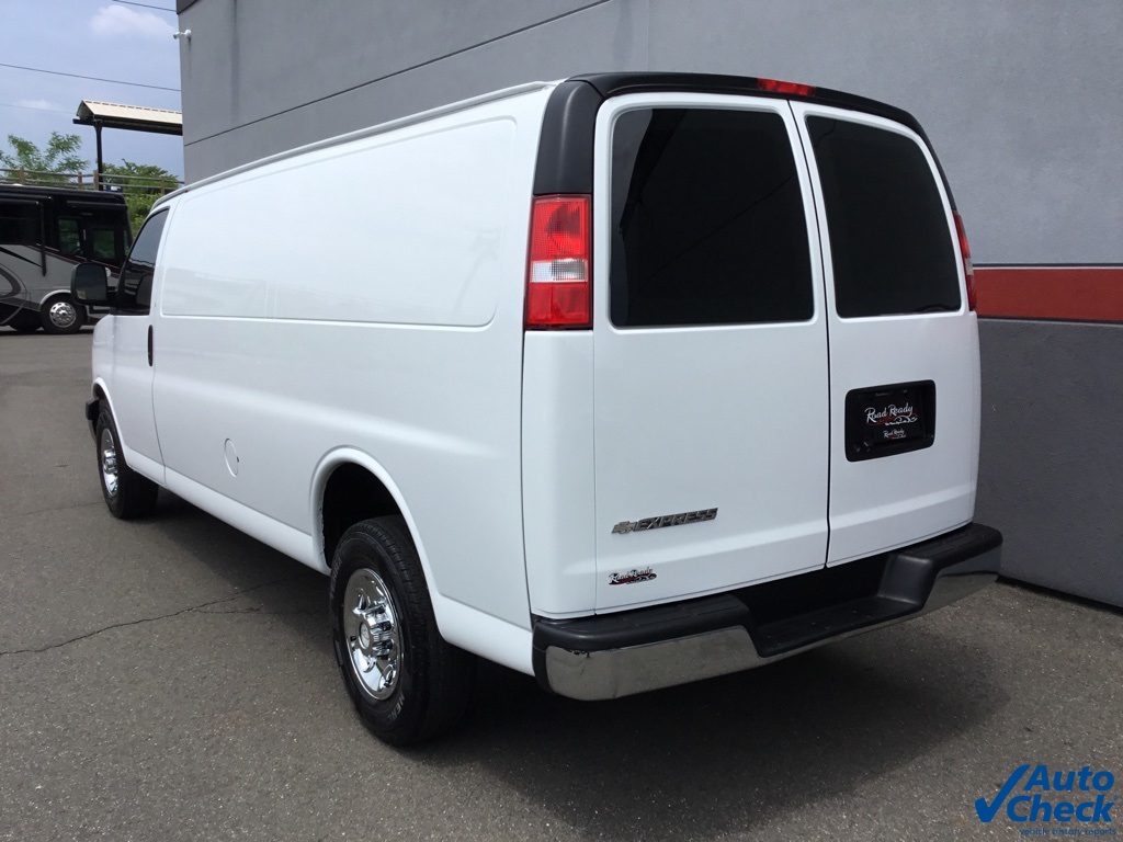 2017 Chevrolet Express 3500 Work Van photo 7