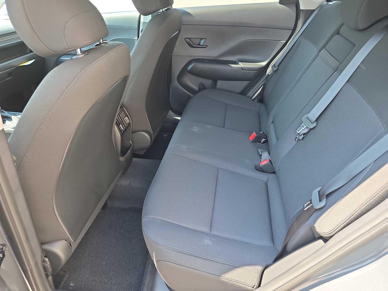 2026 Hyundai Kona SEL photo 19