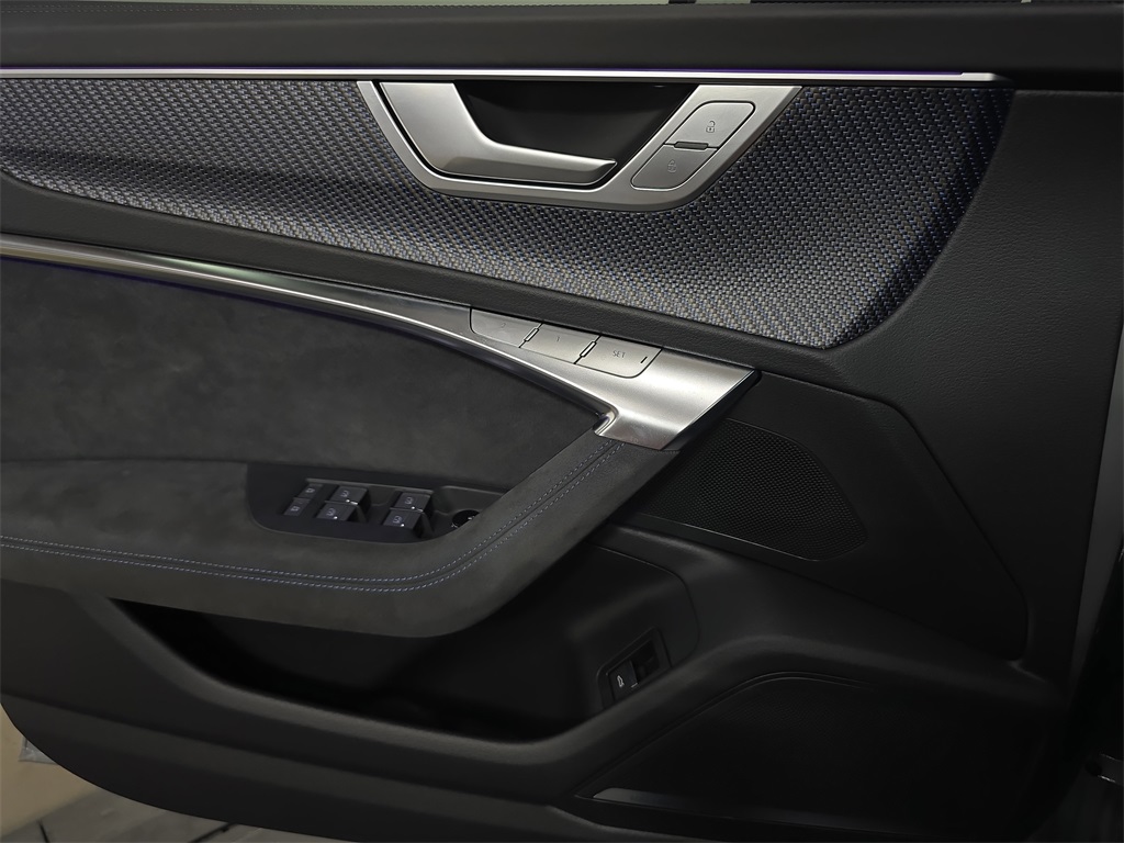 2025 Audi RS 6 Avant Performance Base photo 19