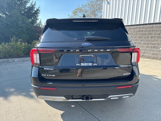 2025 Ford Explorer photo 4
