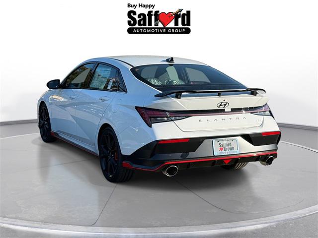 2025 Hyundai Elantra Base photo 4