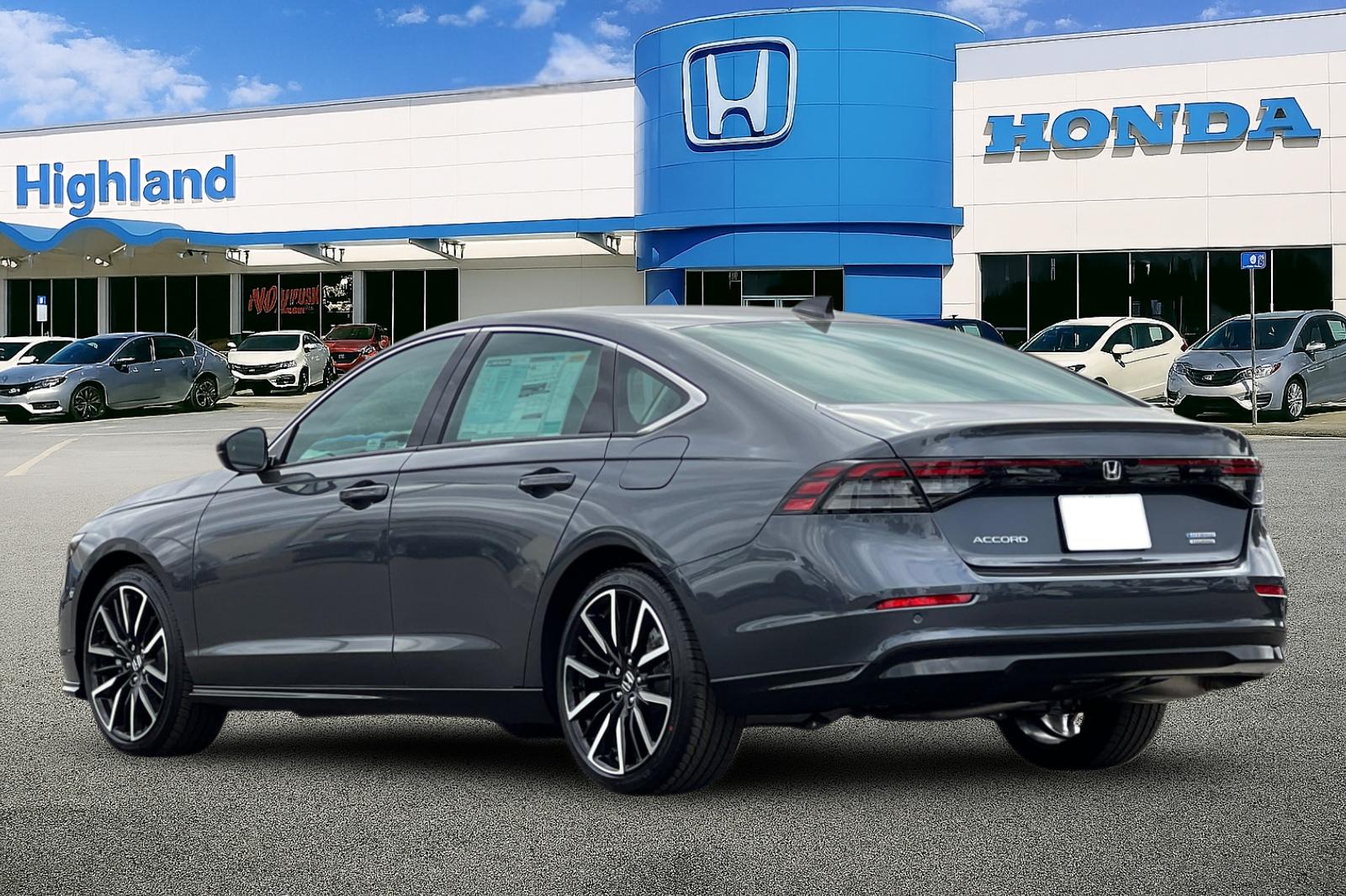 2025 Honda Accord Hybrid Touring photo 2