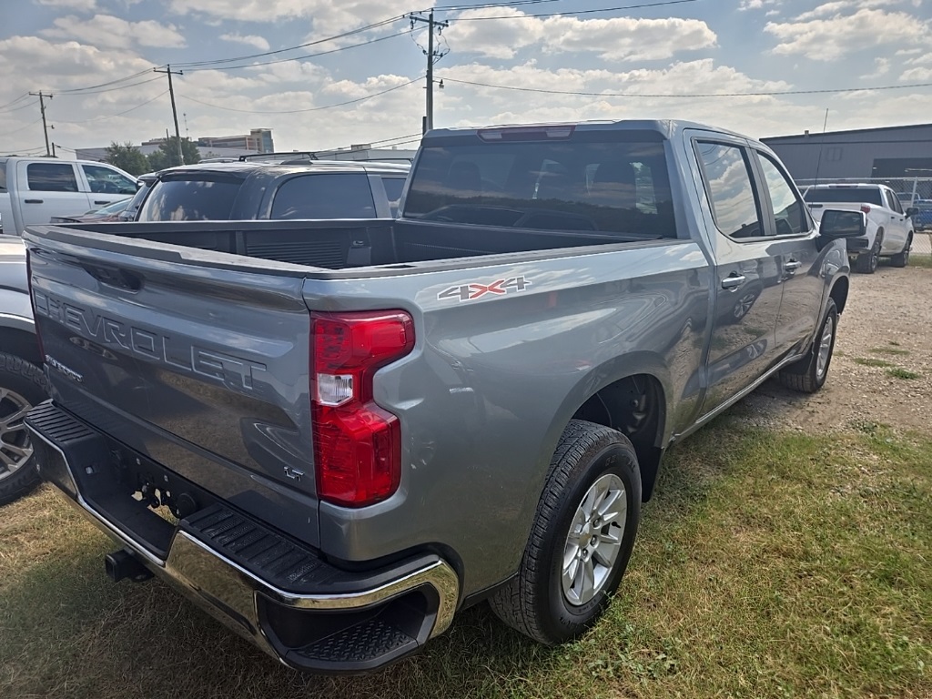 2025 Chevrolet Silverado 1500 LT photo 3