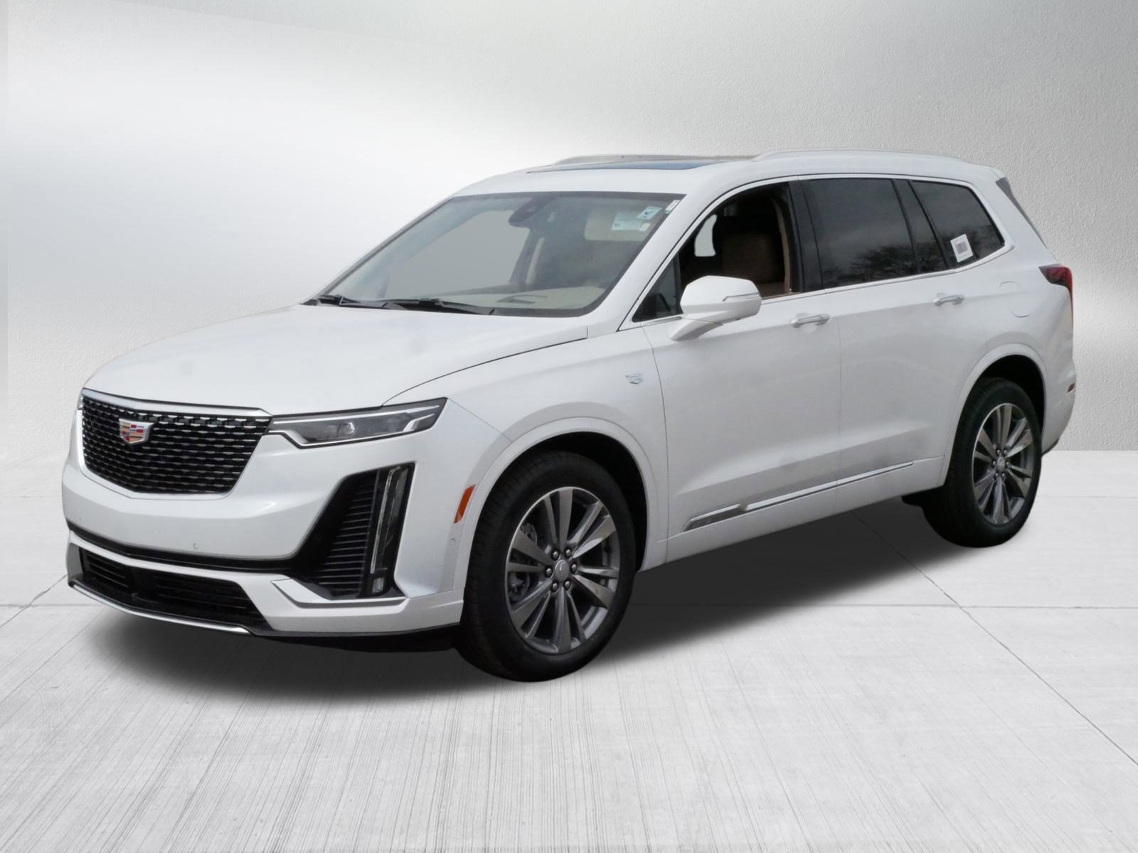 2025 Cadillac XT6 Premium Luxury photo 3