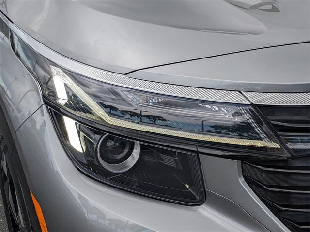 2024 Kia Seltos EX photo 6