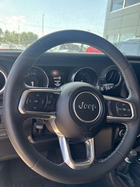 2023 Jeep Wrangler Sahara 4xe photo 9