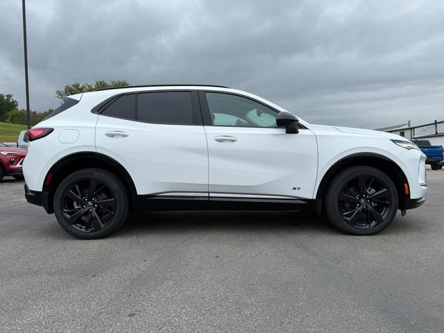 2025 Buick Envision Sport Touring photo 10