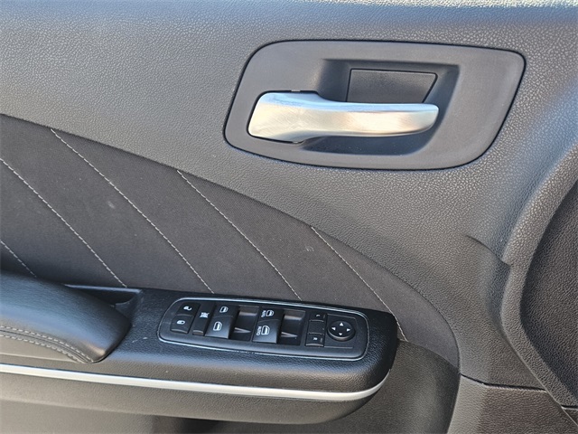 2023 Dodge Charger SXT photo 25