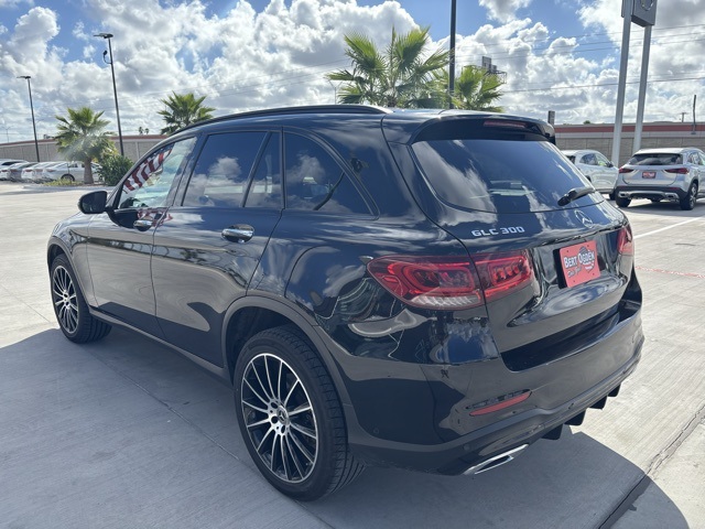 2022 Mercedes Benz GLC 300 photo 4