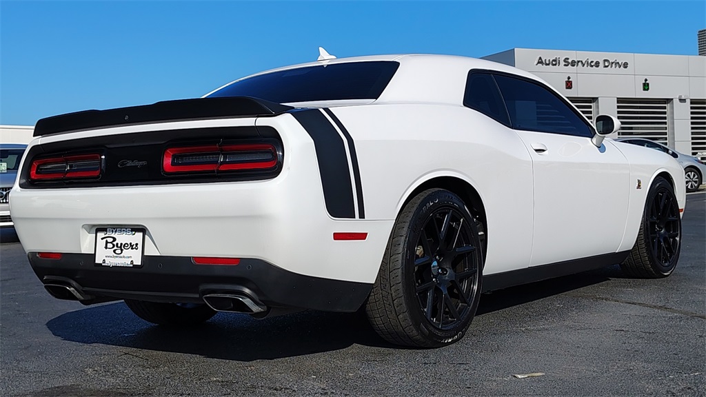 2015 Dodge Challenger R/T Scat Pack photo 3