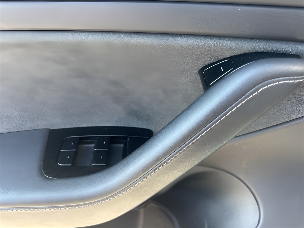 2019 Tesla Model 3 Standard Range Plus photo 25