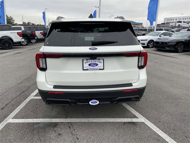 2025 Ford Explorer ST-Line photo 3
