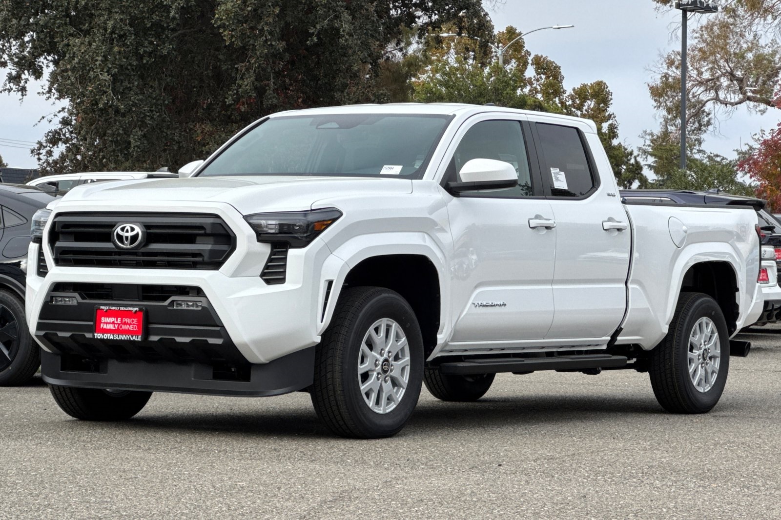 2025 Toyota Tacoma SR5 4x4 Double Cab photo 2