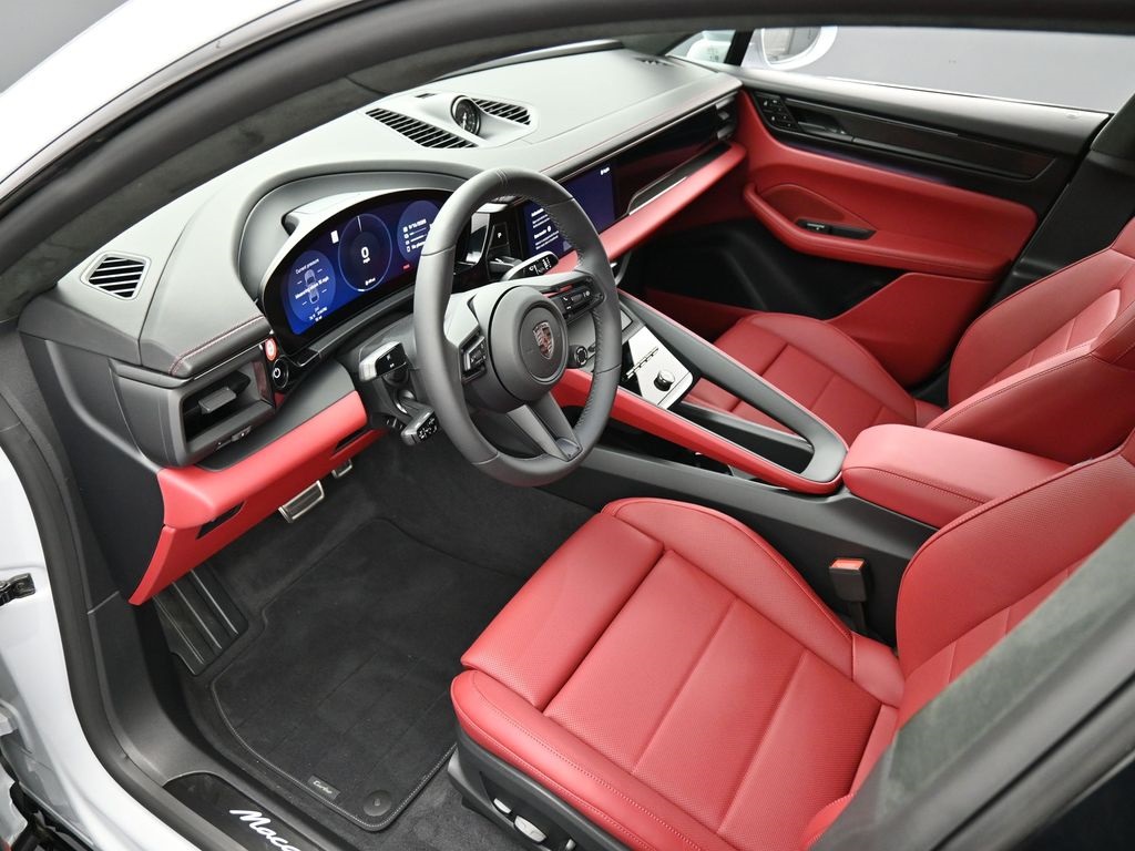 2025 Porsche Macan Turbo Electric photo 4