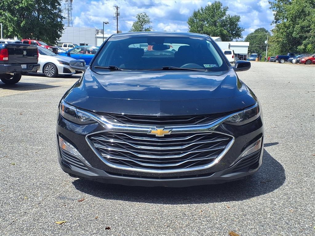 2023 Chevrolet Malibu 1LT photo 2