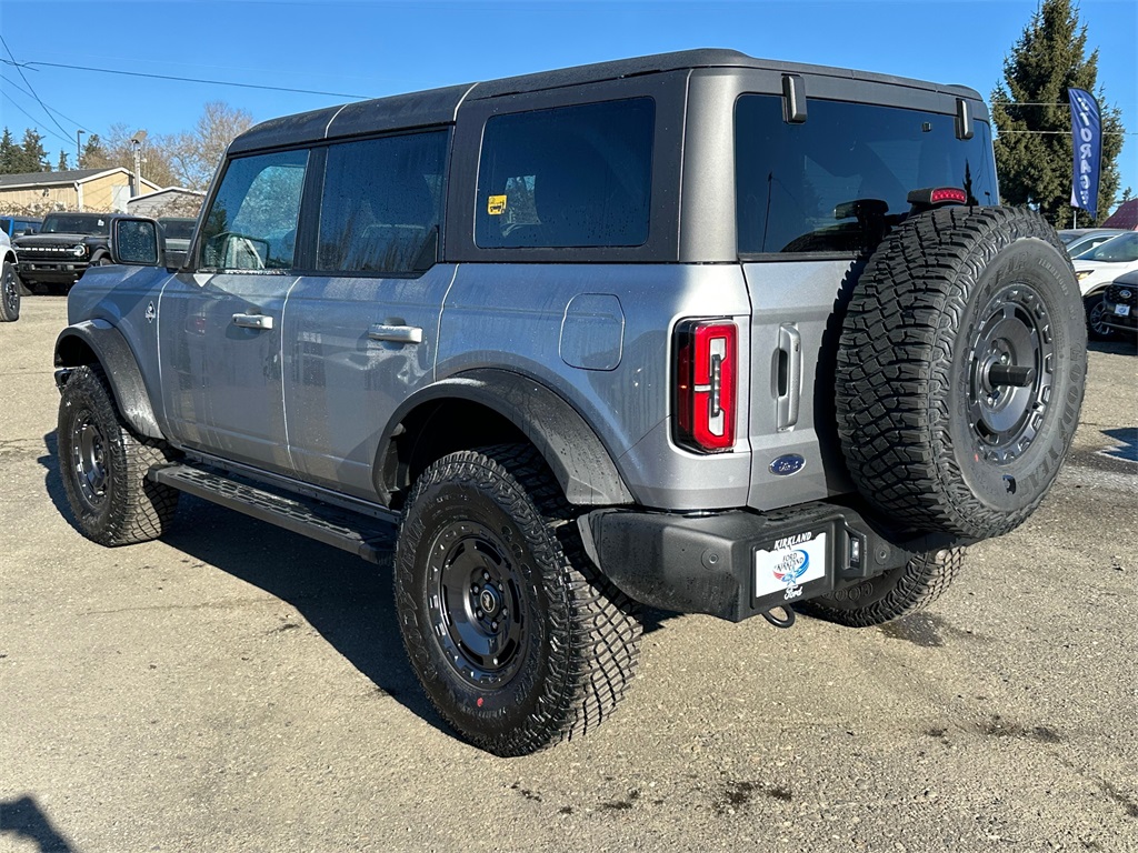 2024 Ford Bronco Outer Banks photo 5