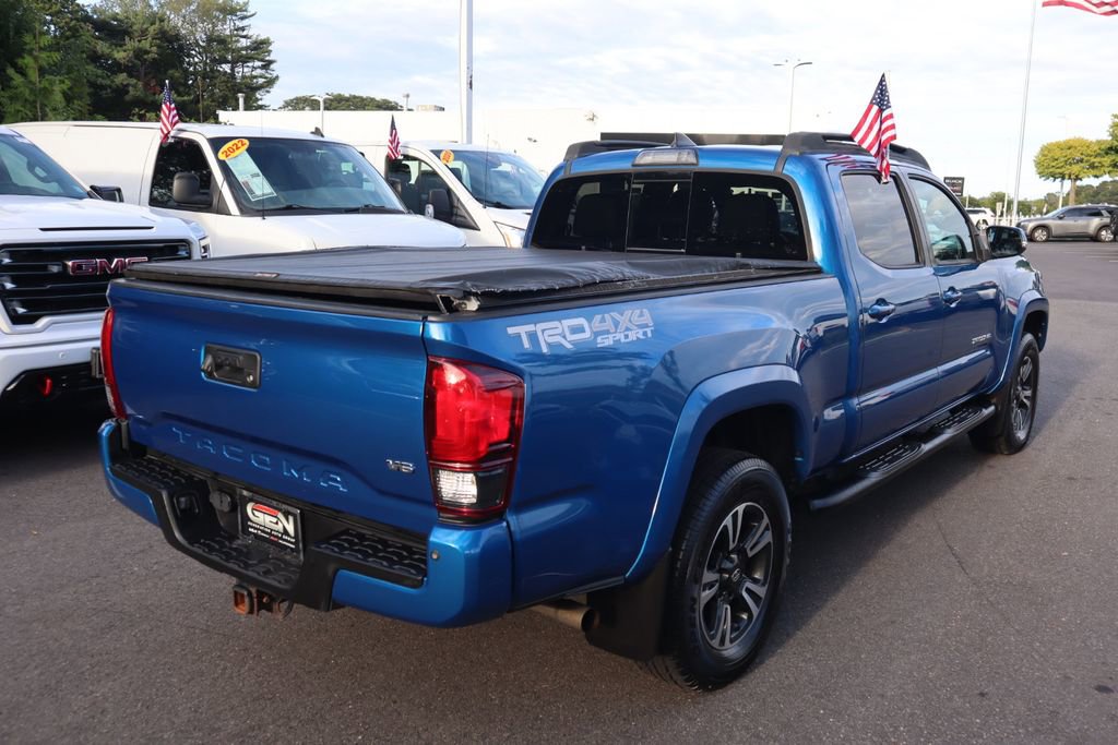 2018 Toyota Tacoma TRD Sport photo 4
