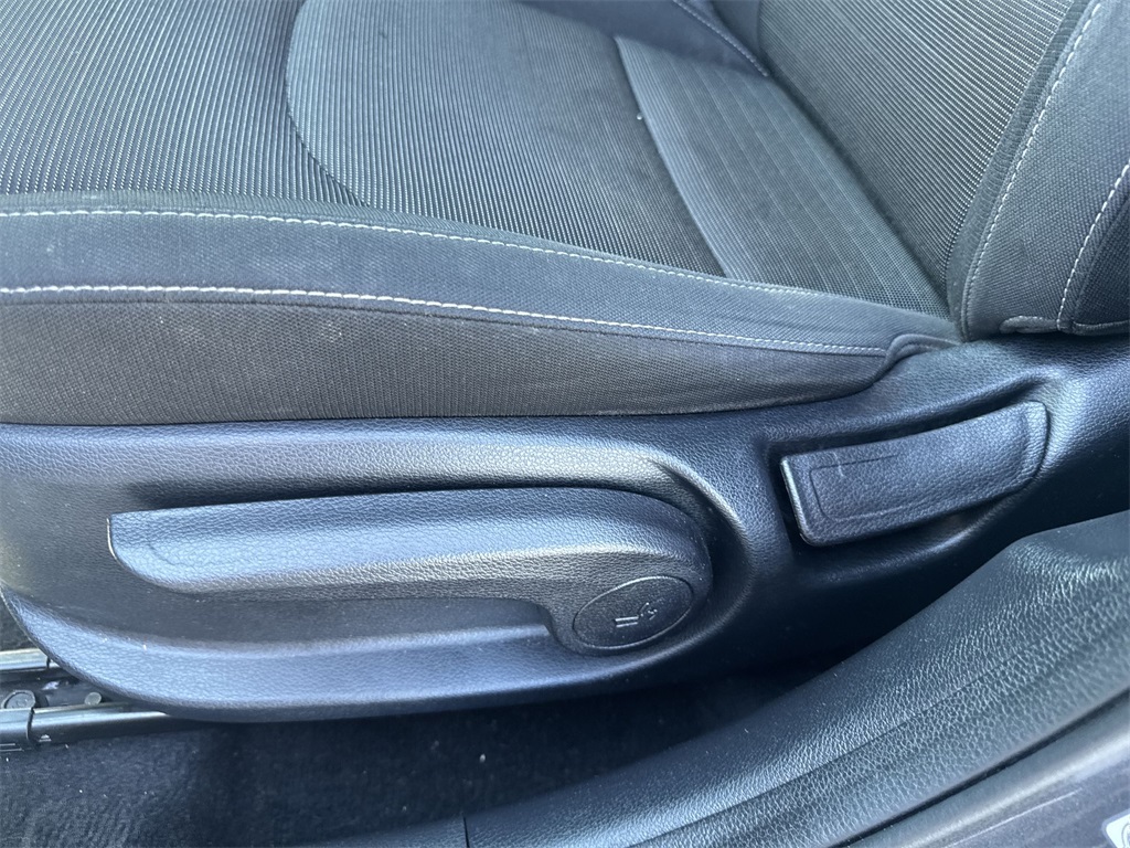 2019 Kia Forte S photo 18