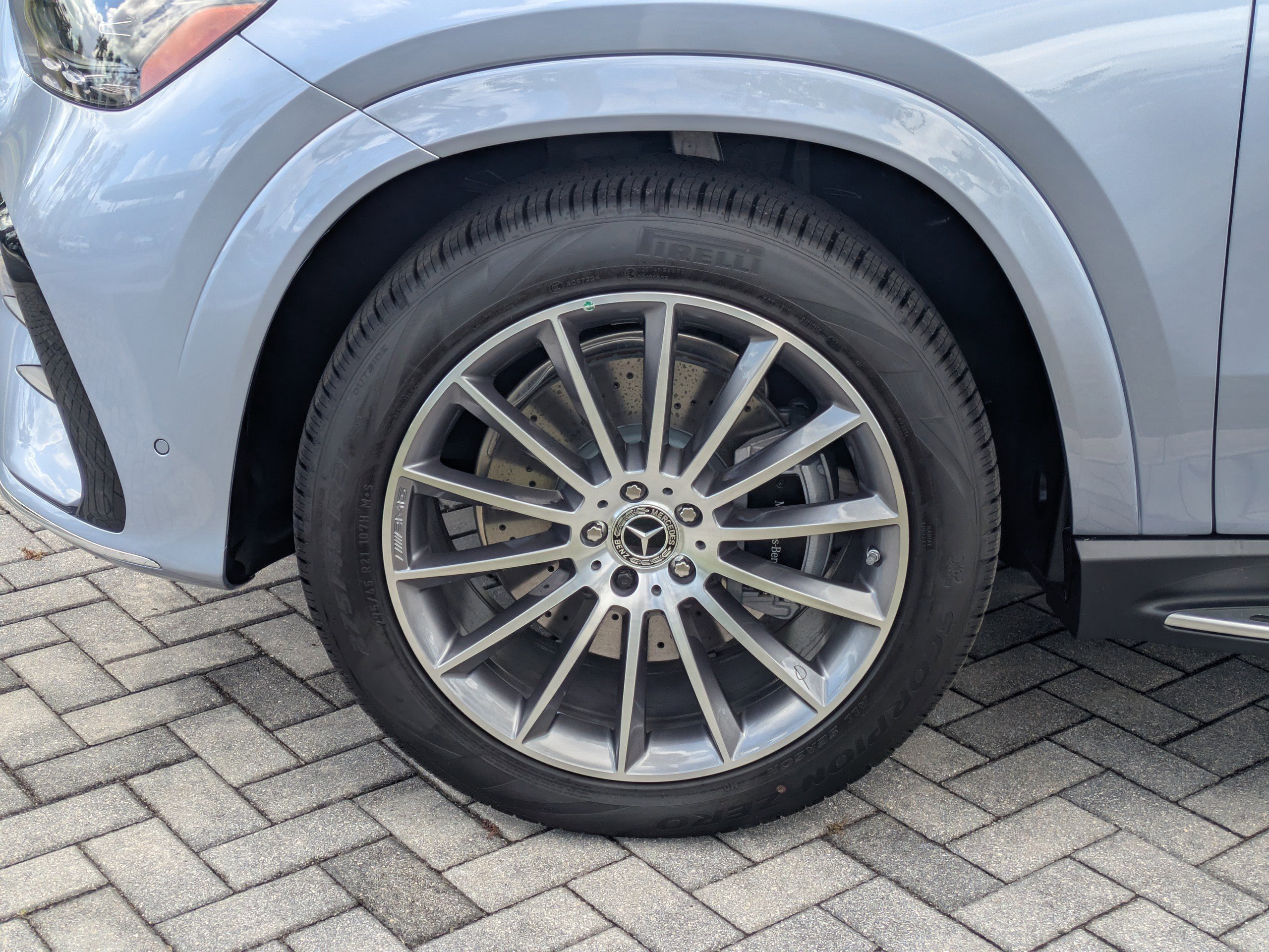 2026 Mercedes Benz GLE 450 4MATIC photo 3