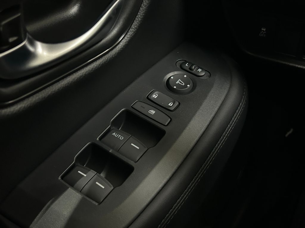 2026 Honda HR-V LX photo 12