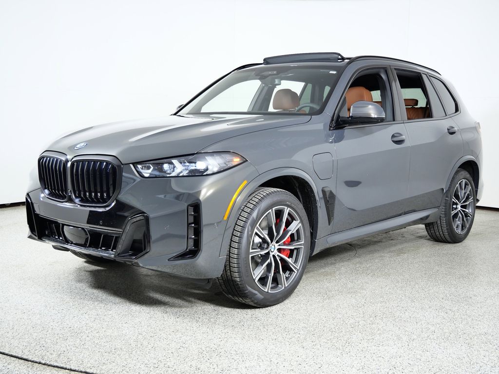 2026 BMW X5 50e's photo