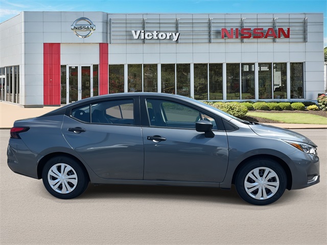 2025 Nissan Versa 1.6 S photo 2
