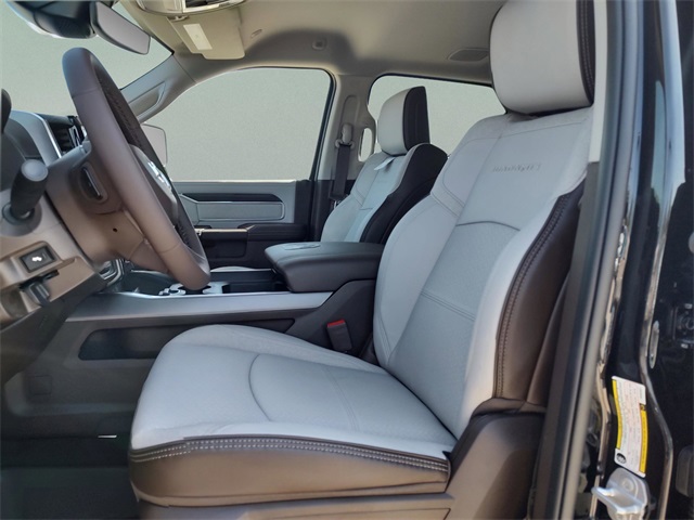 2025 Ram 2500 Laramie photo 26