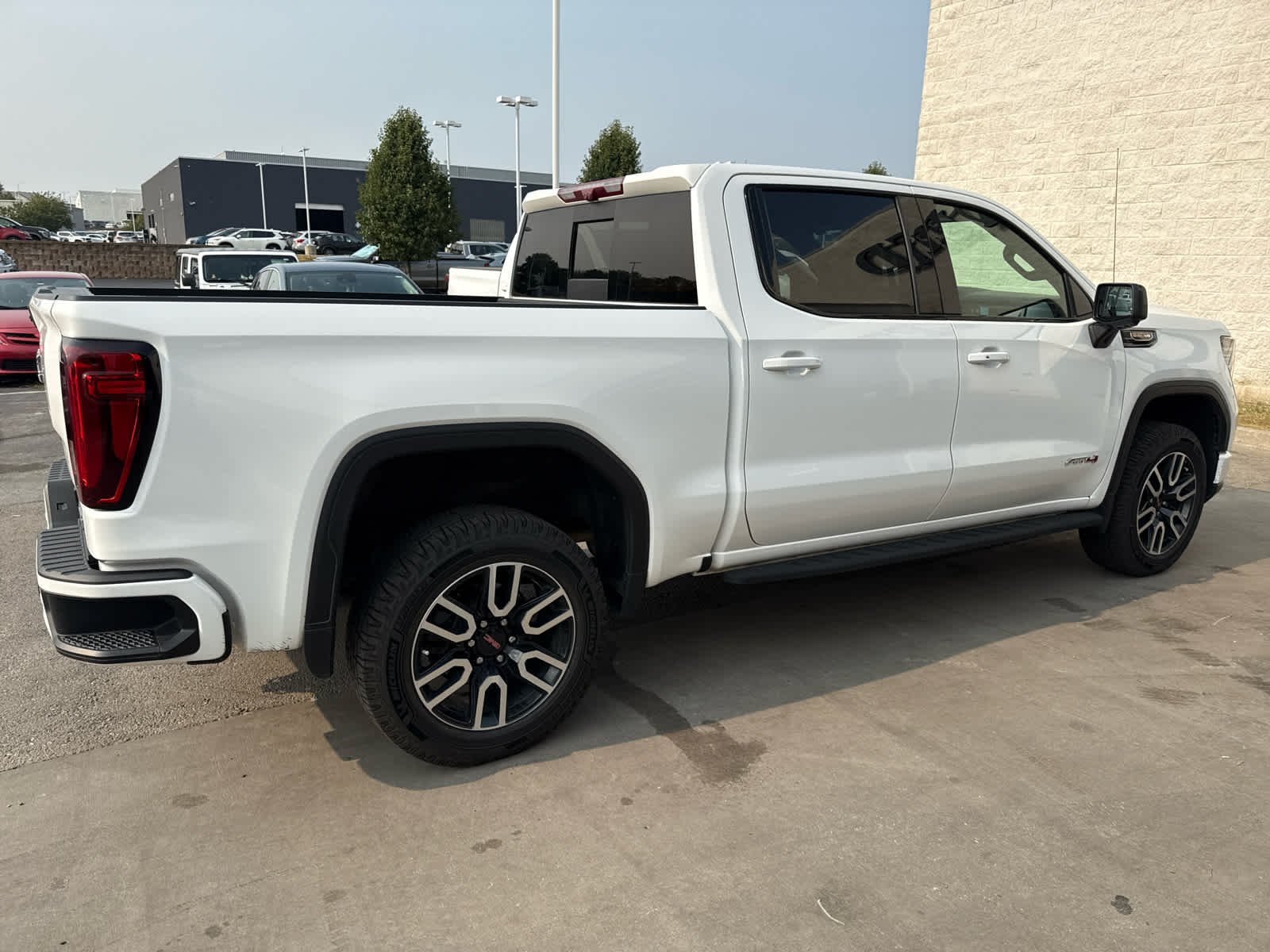 Used 2022 GMC Sierra 1500 AT4 with VIN 1GTPUEEL4NZ506968 for sale in Kansas City
