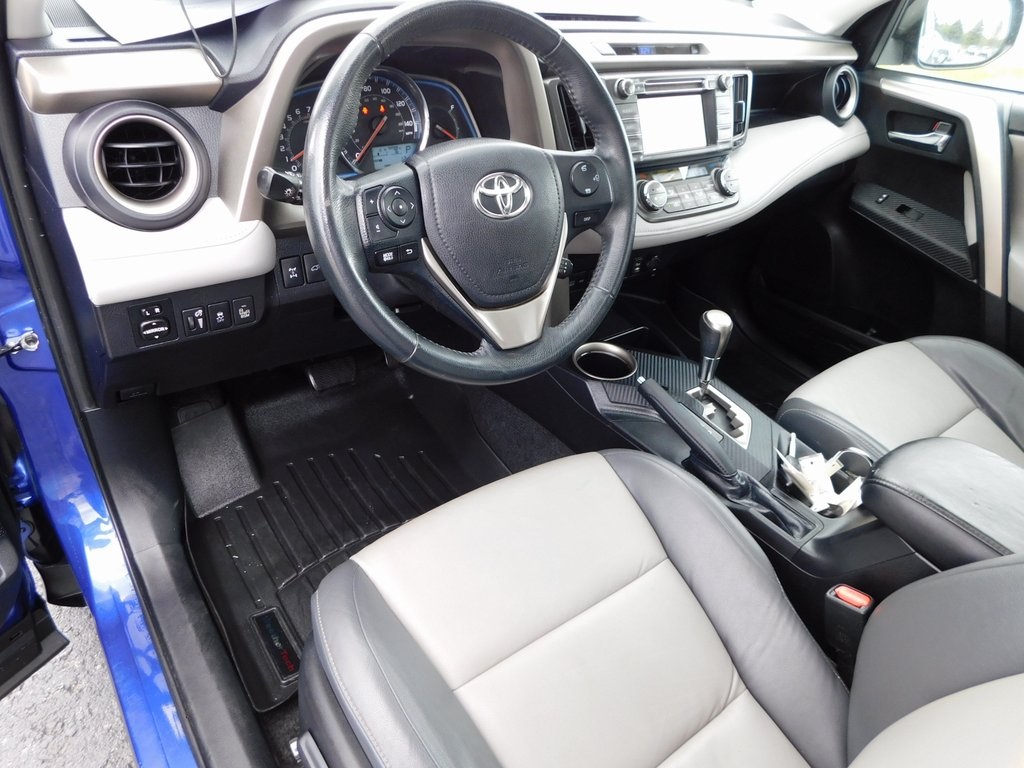2015 Toyota RAV4 Limited photo 11