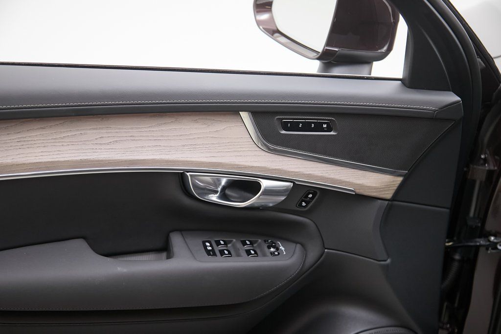 2025 VOLVO XC90 - Image 10