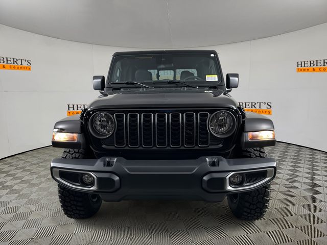 2025 Jeep Gladiator Sport photo 2
