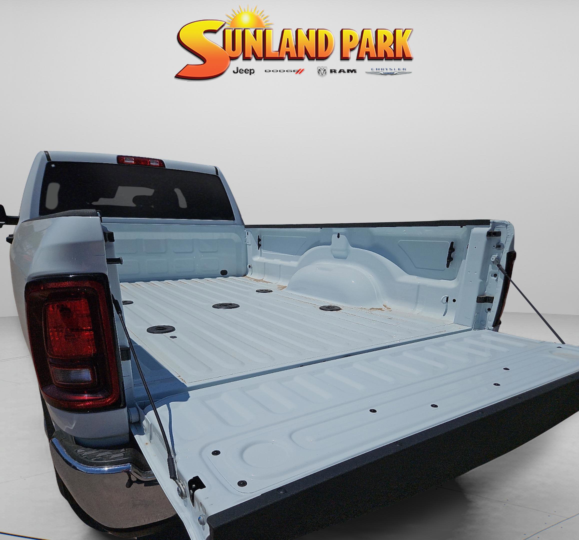 2025 Ram 2500 Tradesman photo 4