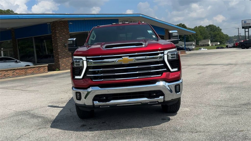 2025 Chevrolet Silverado 2500HD LTZ photo 4