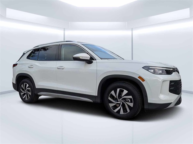 2026 Volkswagen Tiguan S's photo