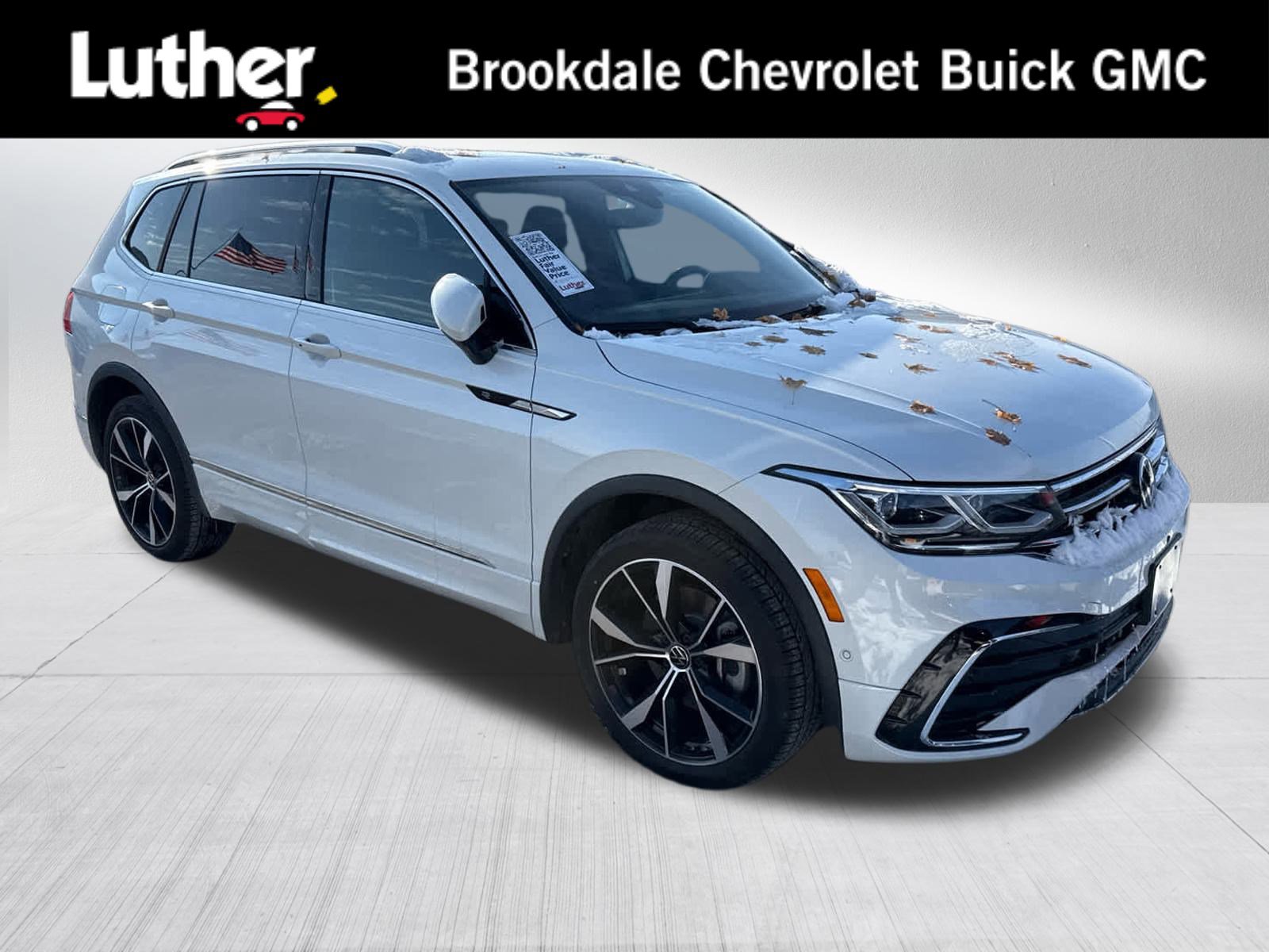 2024 Volkswagen Tiguan SEL R-LINE's photo