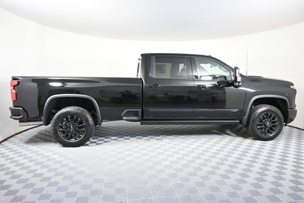 2026 Chevrolet Silverado 2500HD High Country photo 8