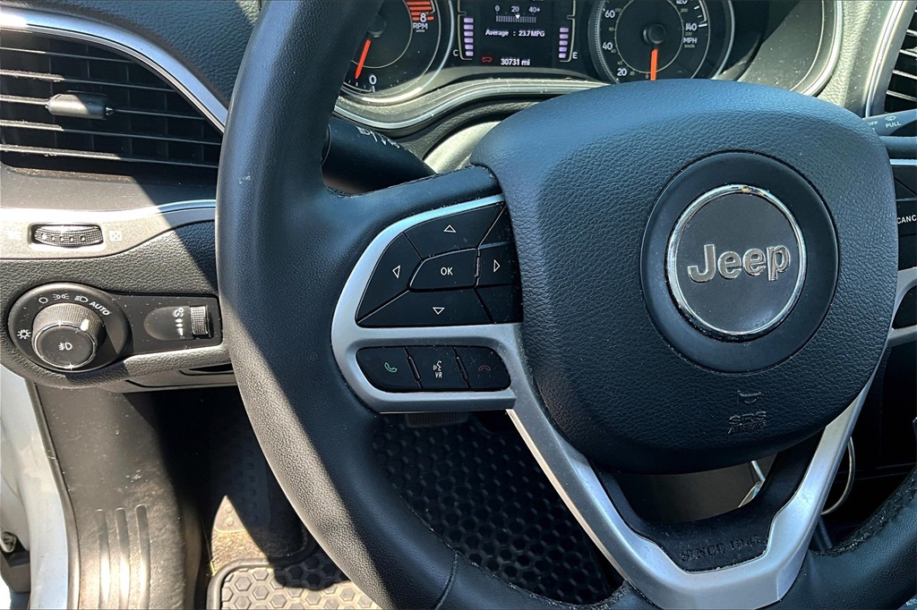 2022 Jeep Cherokee X photo 8