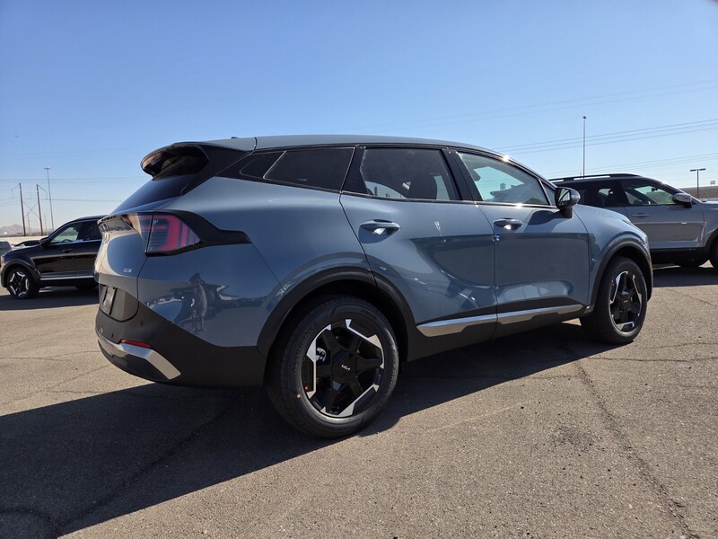 2026 Kia Sportage Hybrid S photo 3