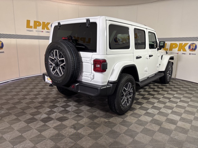 2025 Jeep Wrangler Sahara photo 3