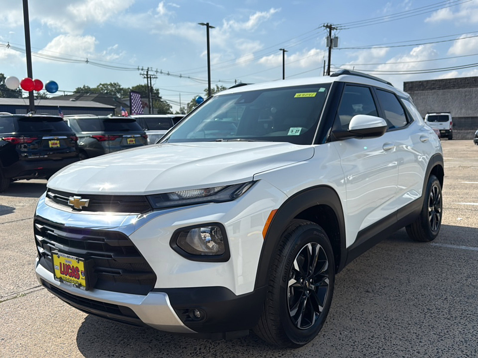 2022 Chevrolet Trailblazer LT photo 2