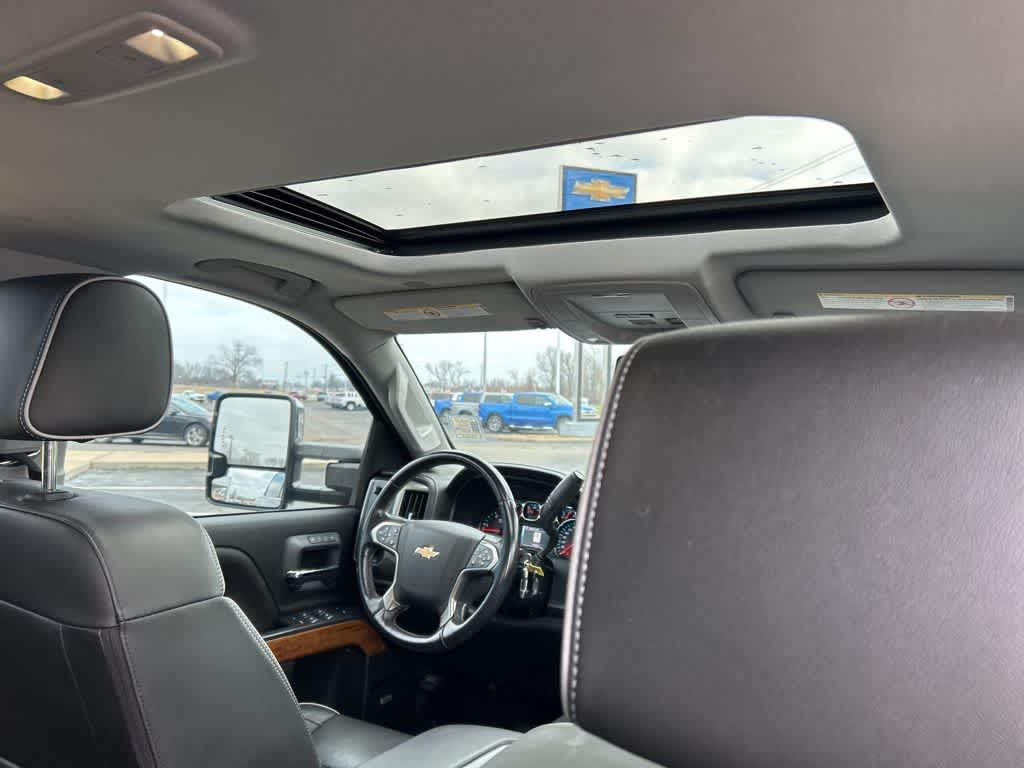 2019 Chevrolet Silverado 3500HD High Country photo 24