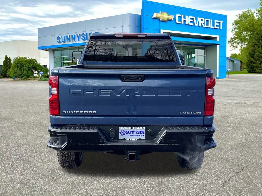 2026 Chevrolet Silverado 2500HD Custom photo 3