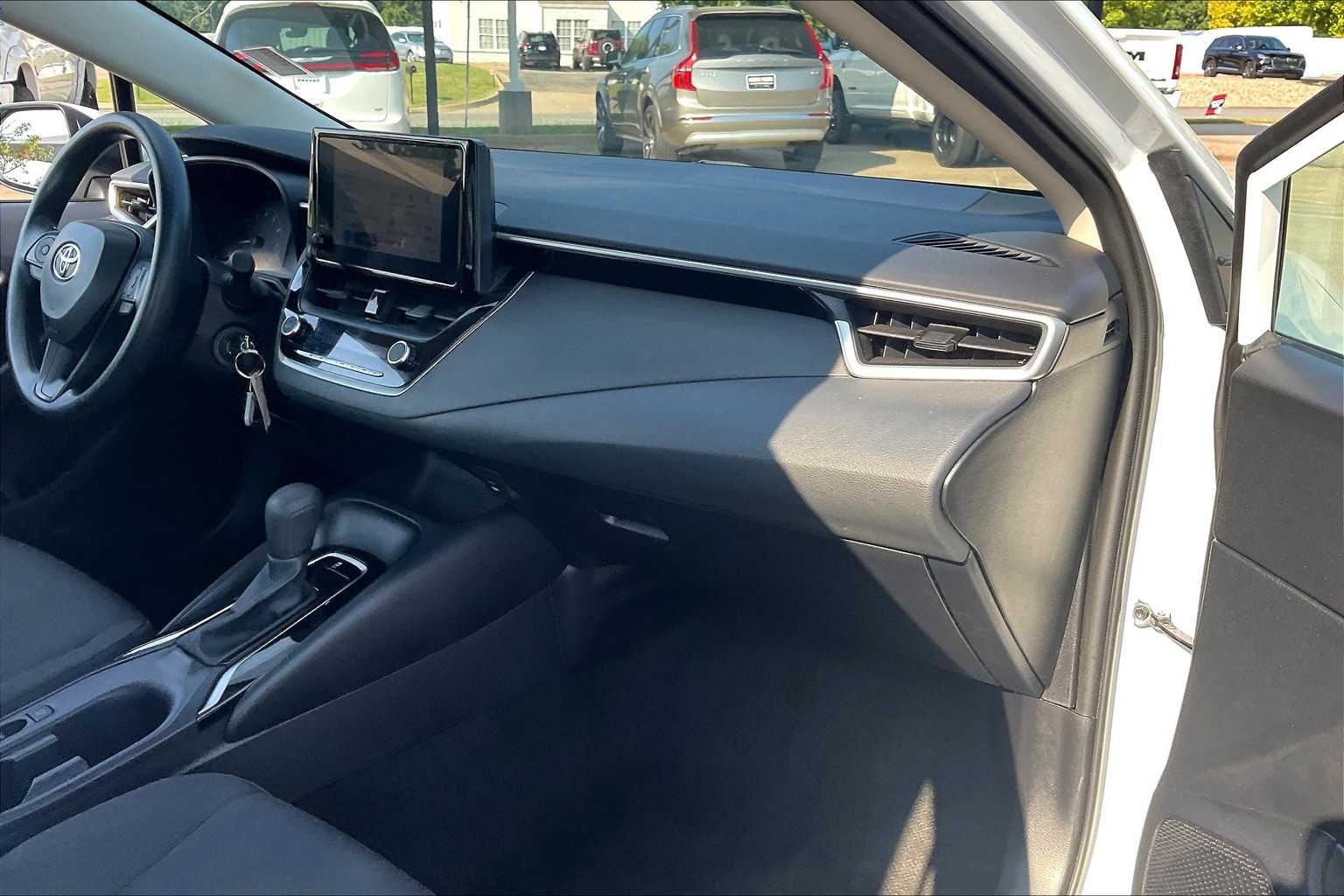 2024 Toyota Corolla LE photo 17