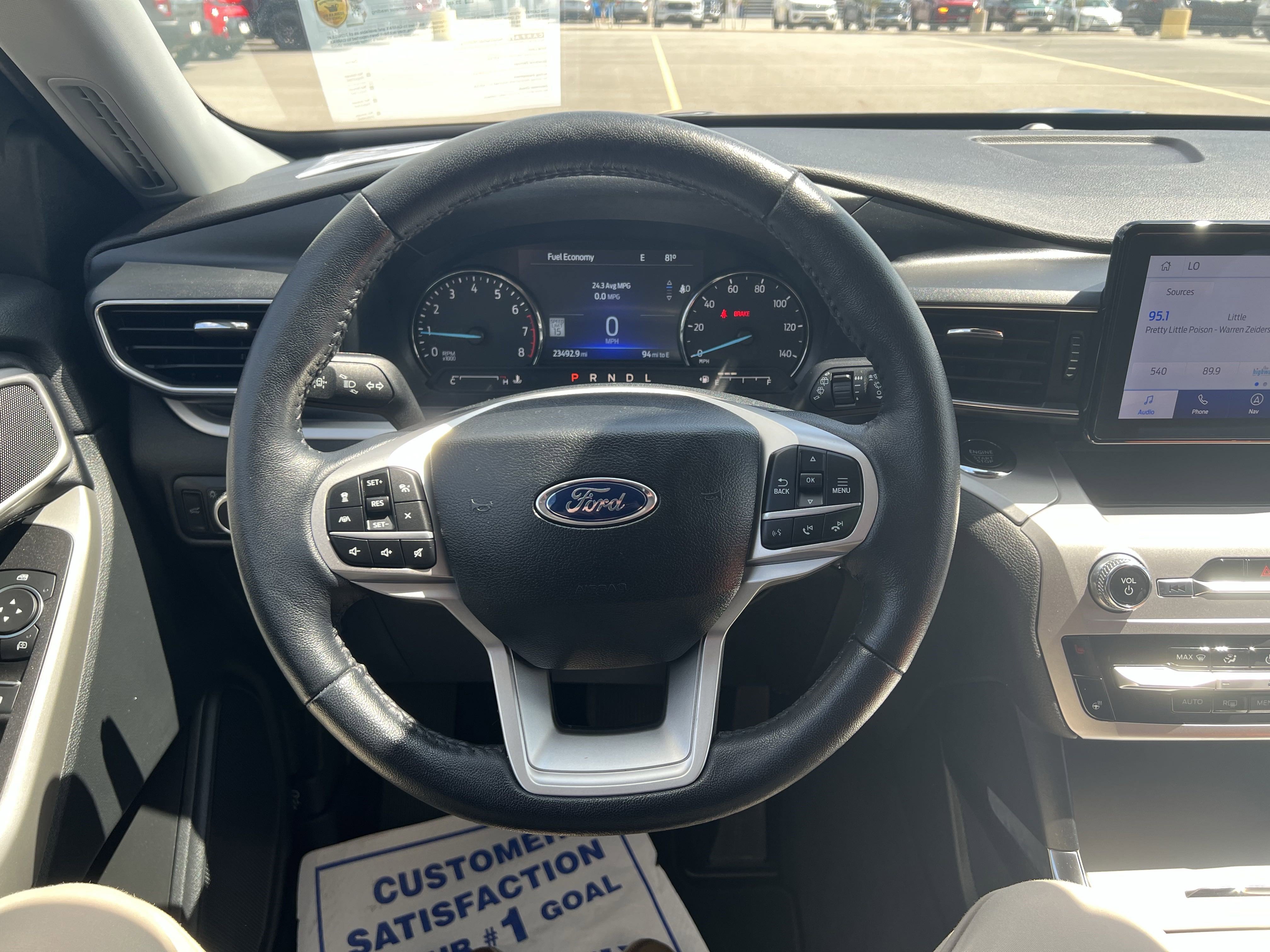 2022 Ford Explorer XLT photo 6