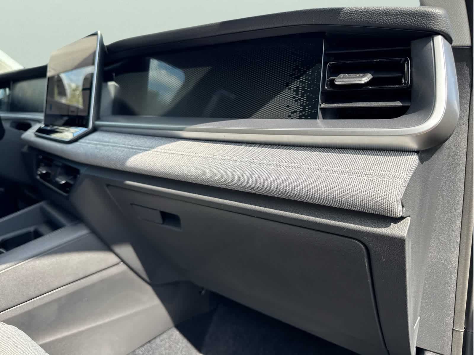 2025 Volkswagen Tiguan S photo 31