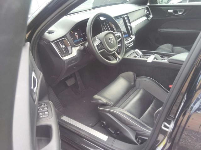 2024 Volvo S60 B5 Plus Black Edition photo 4